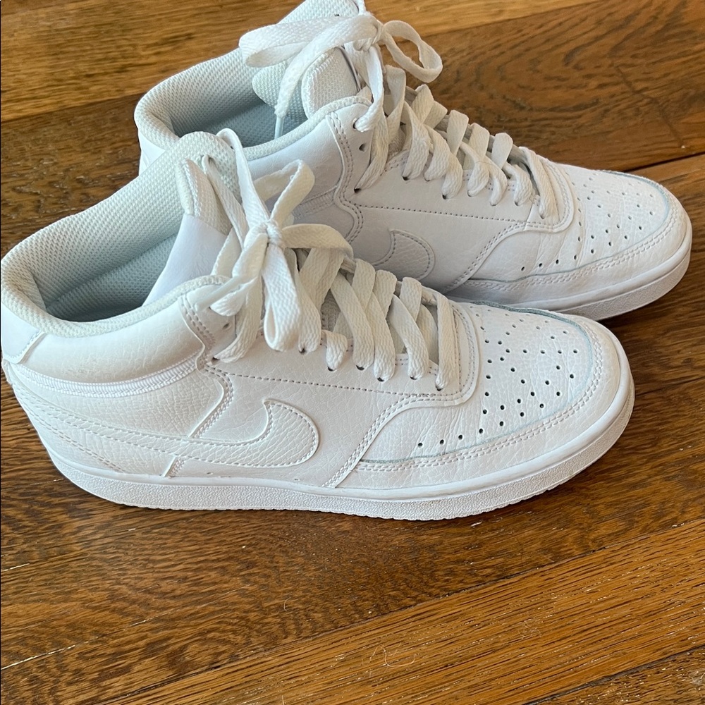 Nike Court Borough Mid 2 size 6